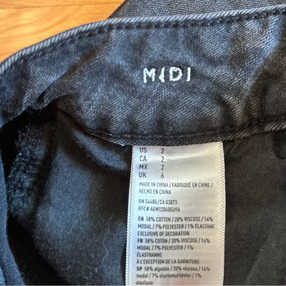 American Eagle AE Distressed Black Midi Shorts - Picture 3 of 4